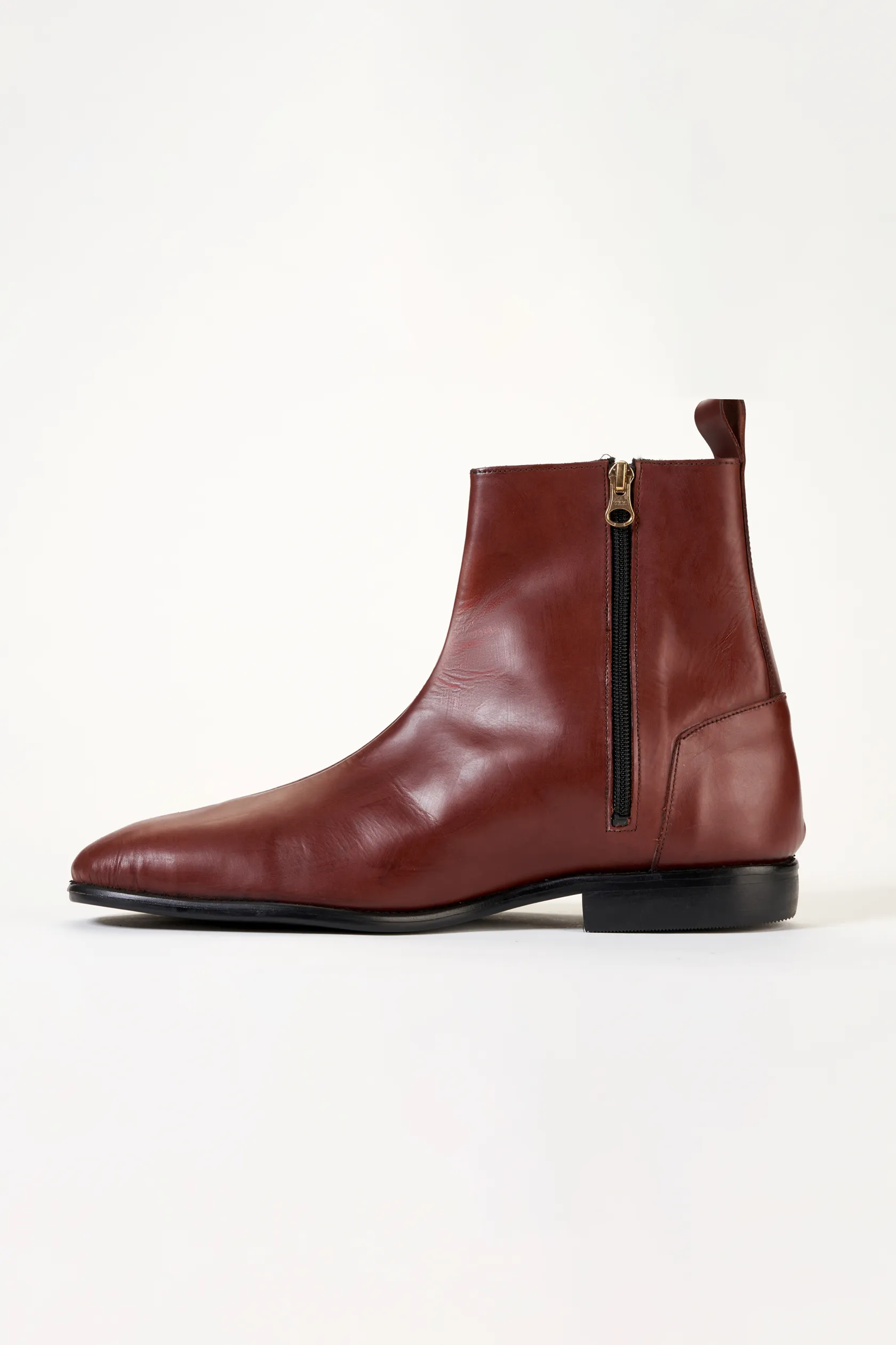 Ajadi Boots in Brown Leather with Side Zipper and Black Leather Soles