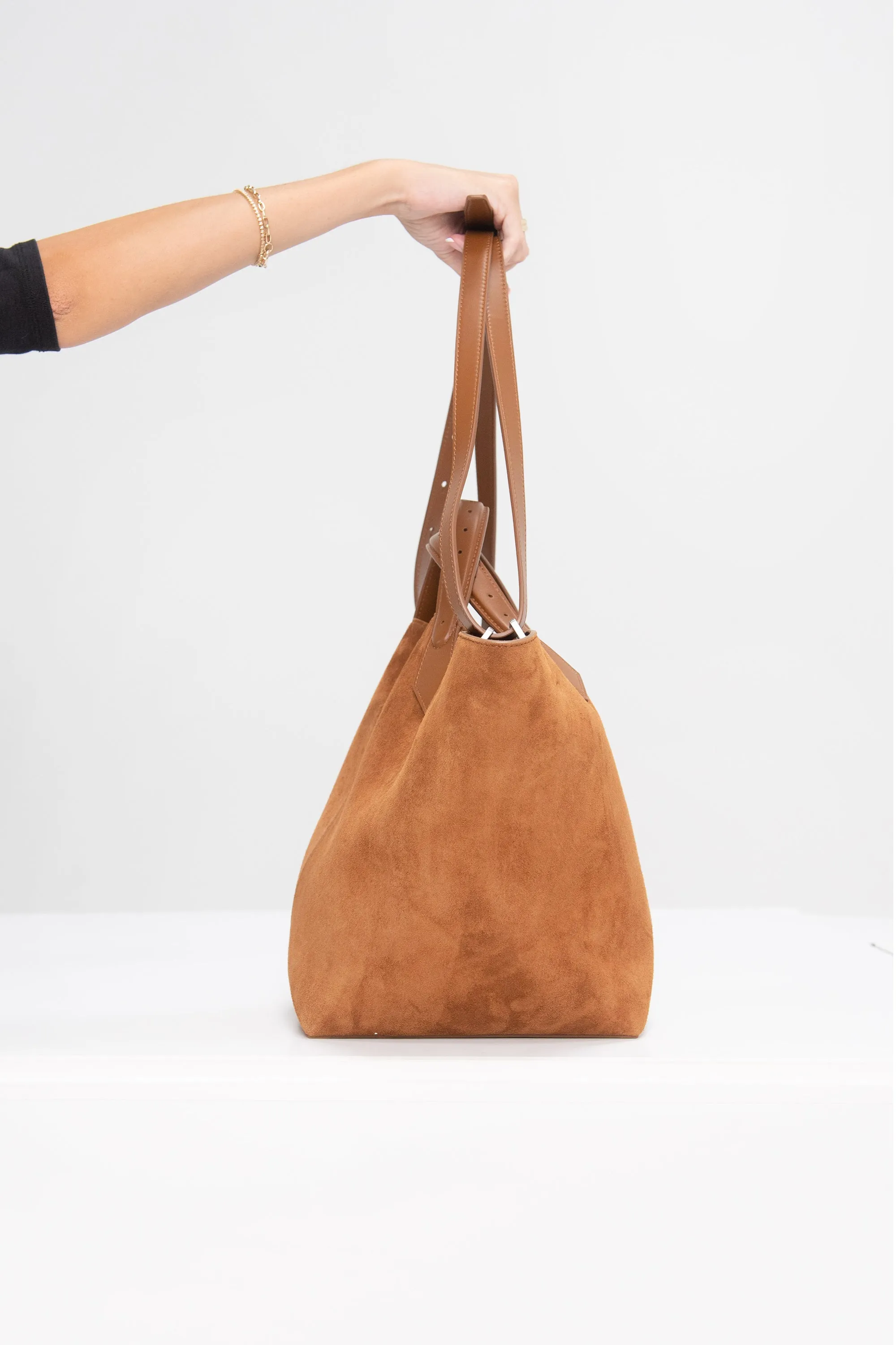 Large Chelsea Tote in Suede, Saddle